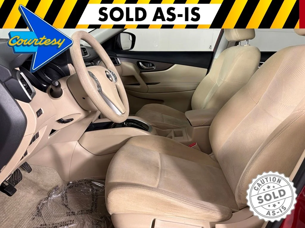 Used 2015 Red Nissan S image 21