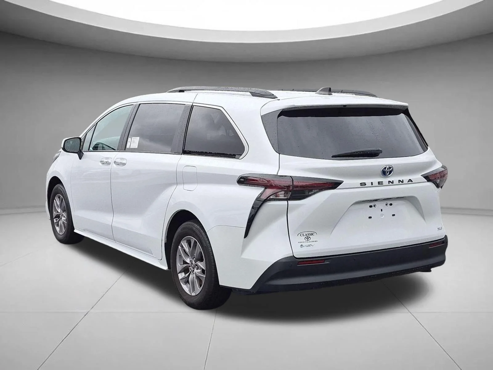 Used 2025 Wind Chill Pearl Toyota XLE image 3