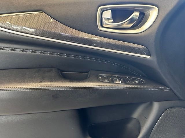 Used 2018 Black INFINITI Base image 10