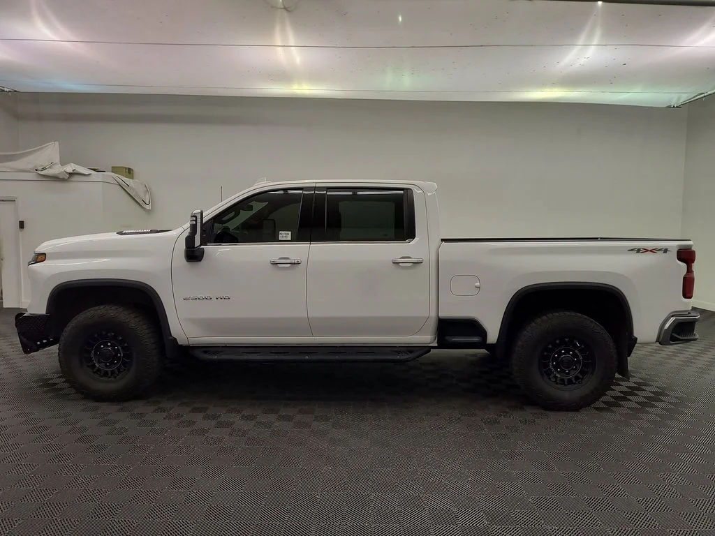 Used 2024 Summit White Chevrolet LTZ image 2