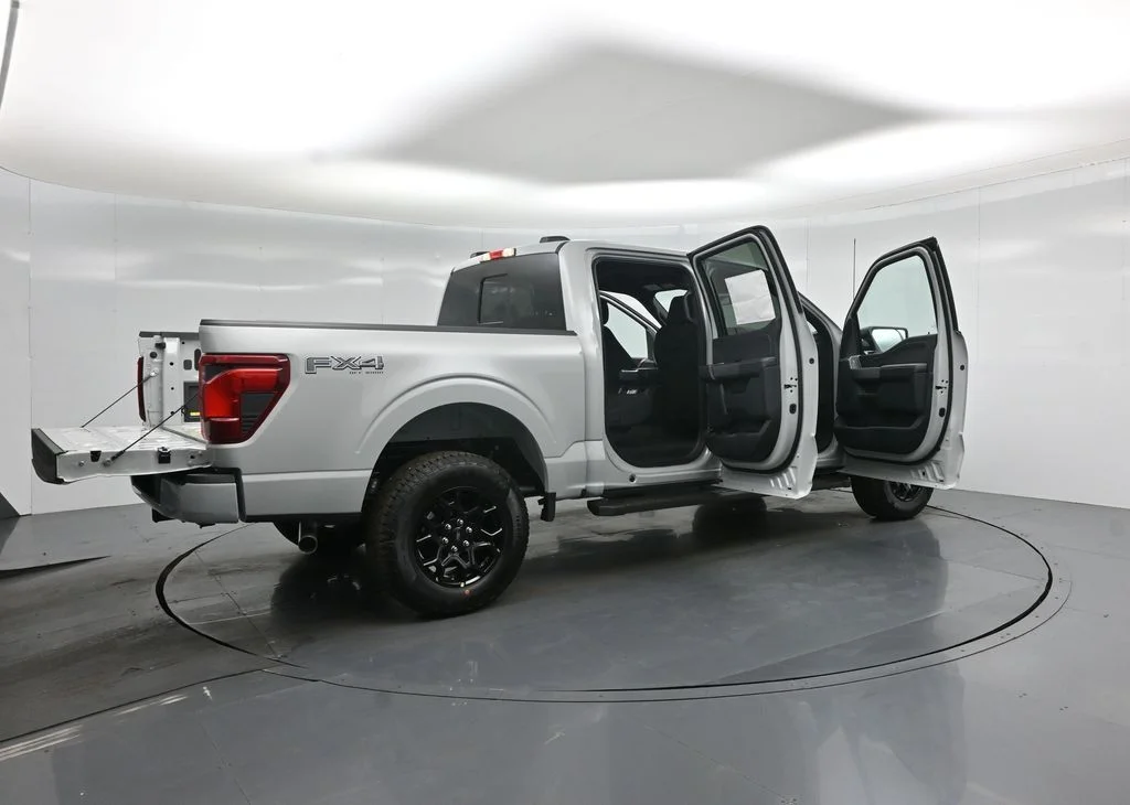 New 2026 Avalanche Ford XLT image 5