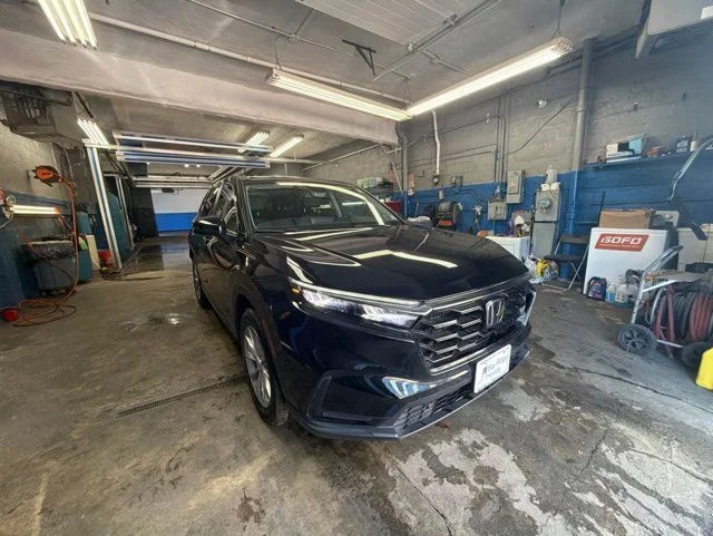 Used 2023 Black Honda EX-L image 3