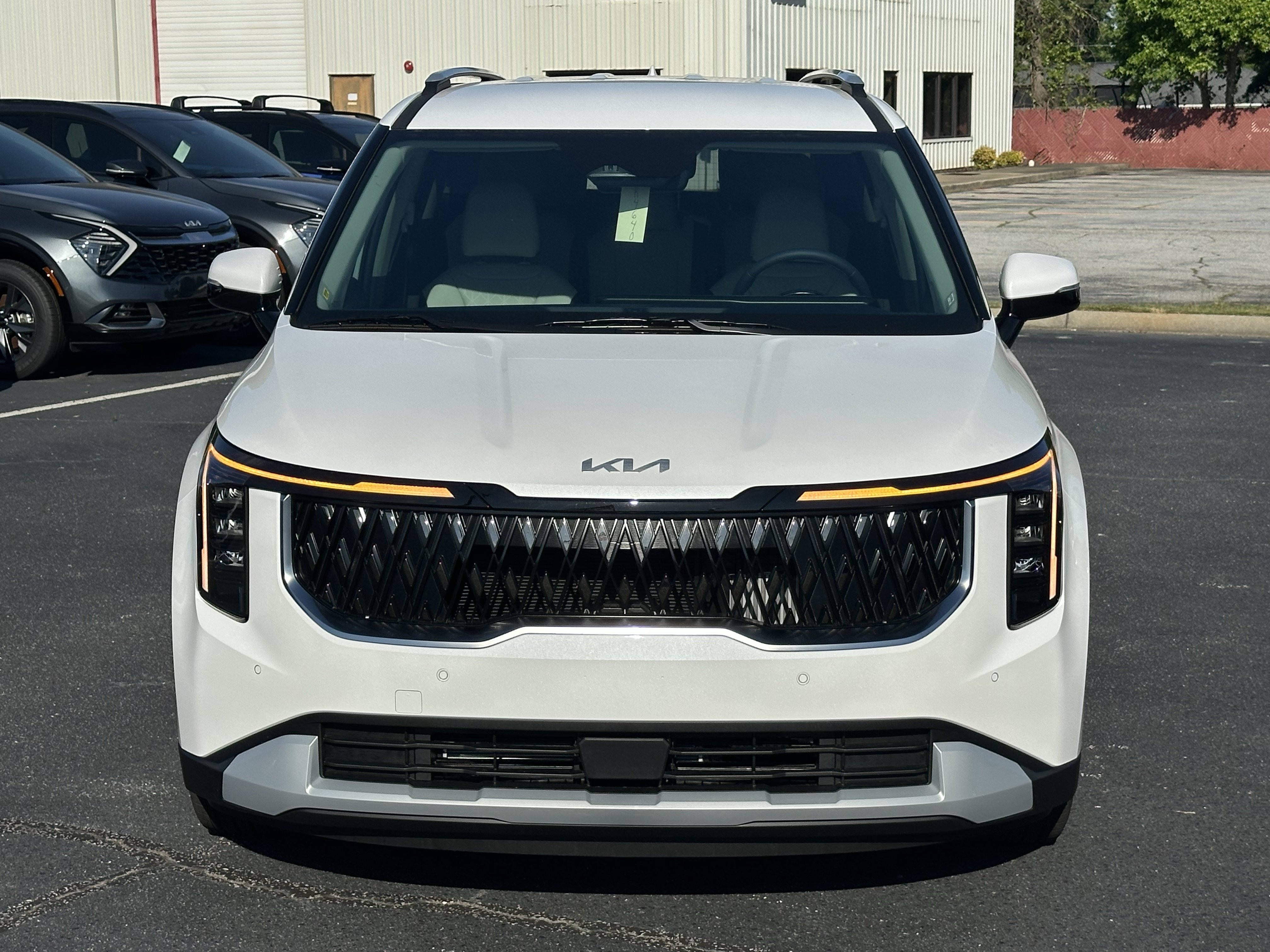 New 2026 Snow White Pearl Kia EX image 3