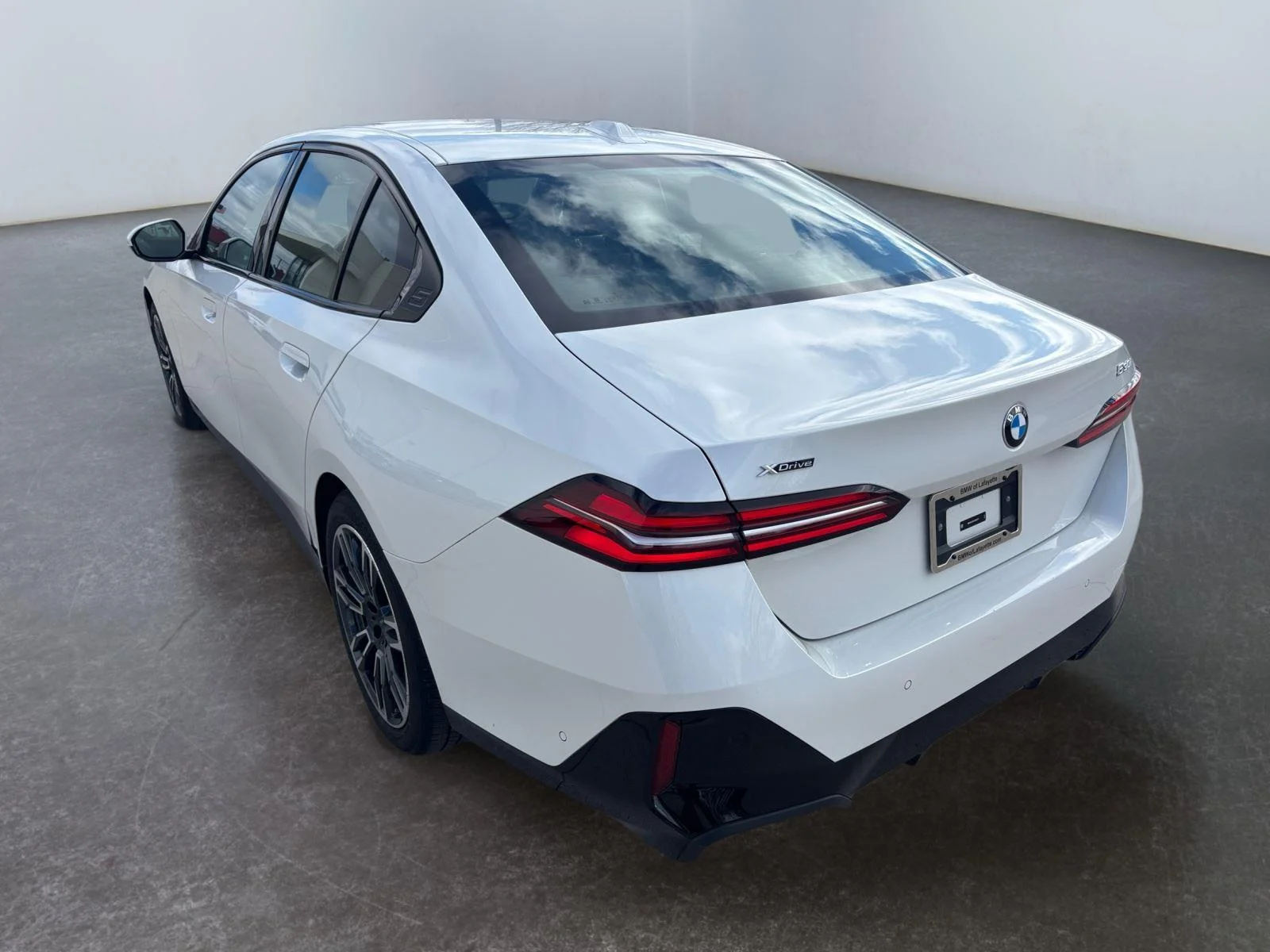Used 2026 Mineral White Metallic BMW 530i xDrive image 17