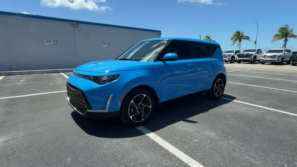 Used 2024 Blue Kia EX image 4