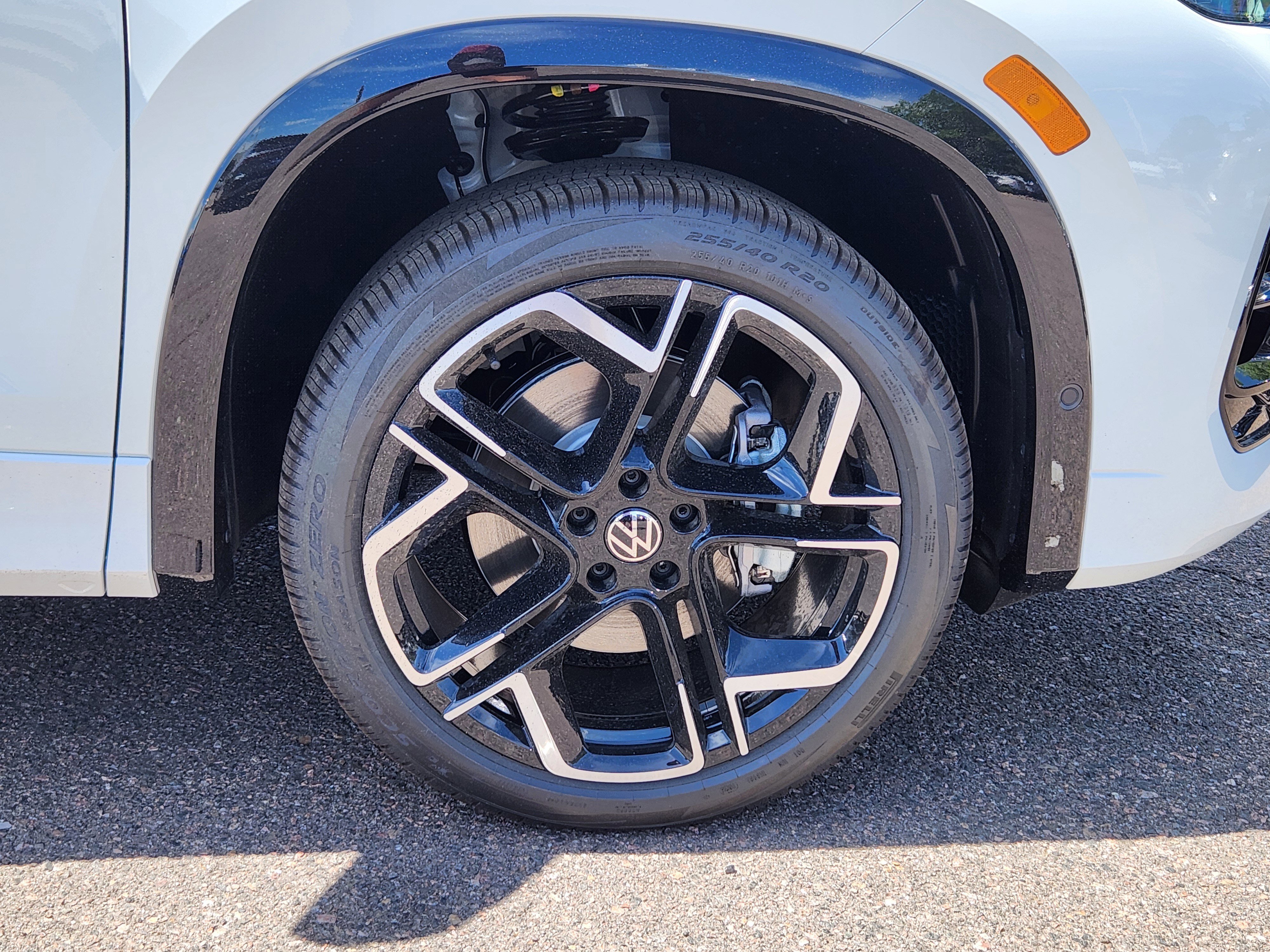 New 2026 White Volkswagen SEL R-Line Turbo image 9