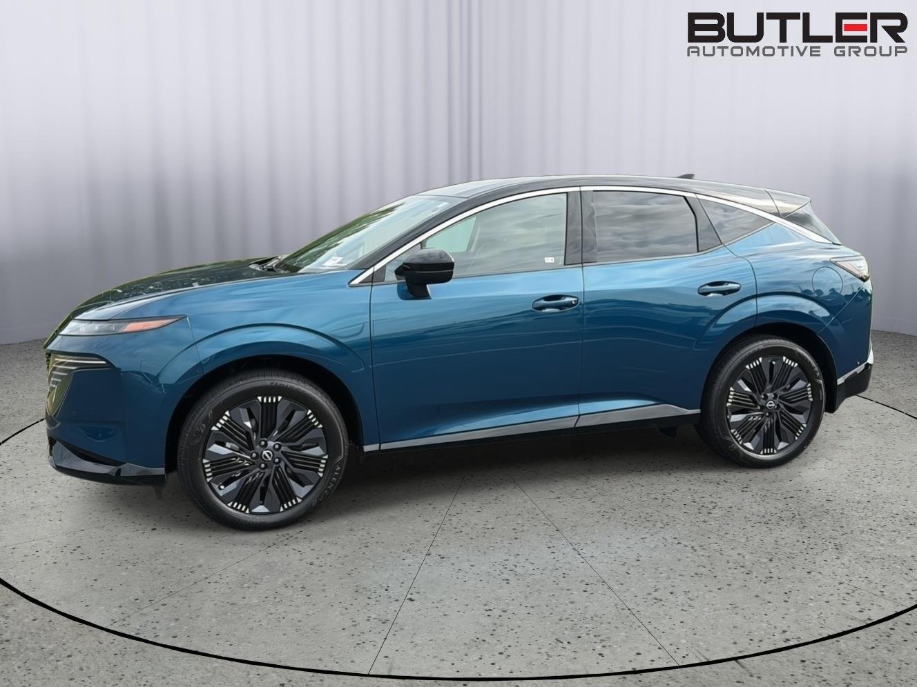 Used 2025 Aurora Blue Pearl Metallic/Super Black Nissan Platinum image 3