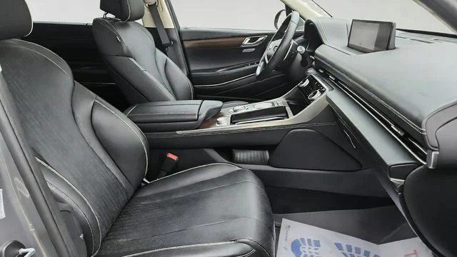 Used 2022 Savile Silver Genesis 2.5T image 25