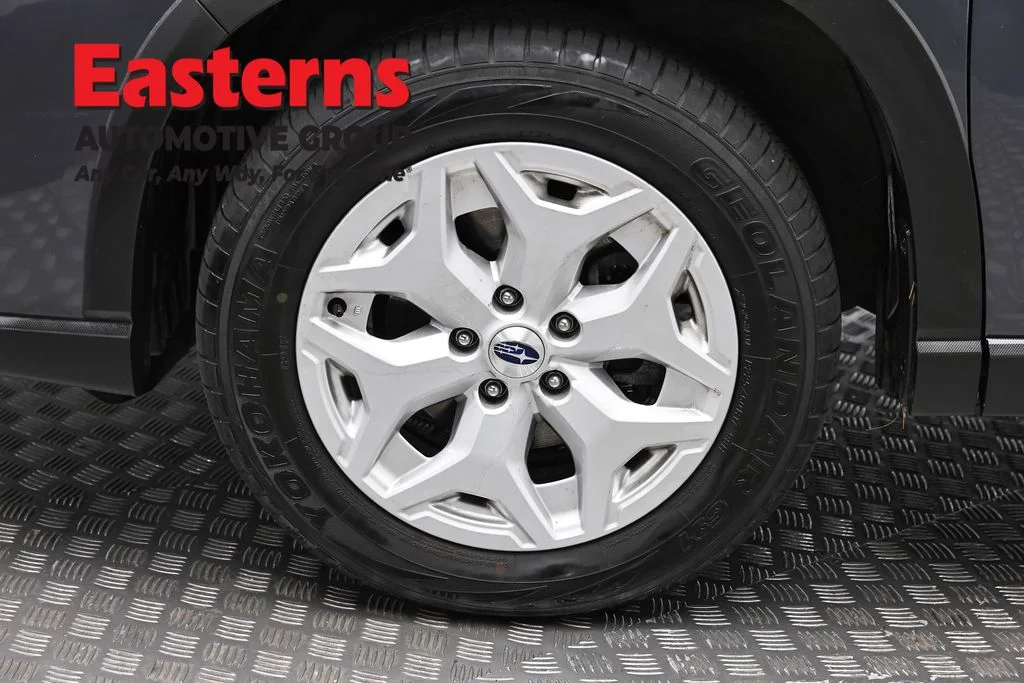 Used 2023 Gray Subaru Base image 33