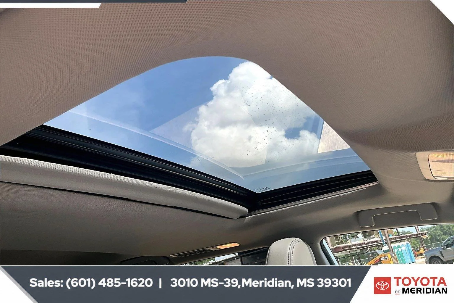 Used 2018 Celestial Silver Metallic Toyota XLE image 16