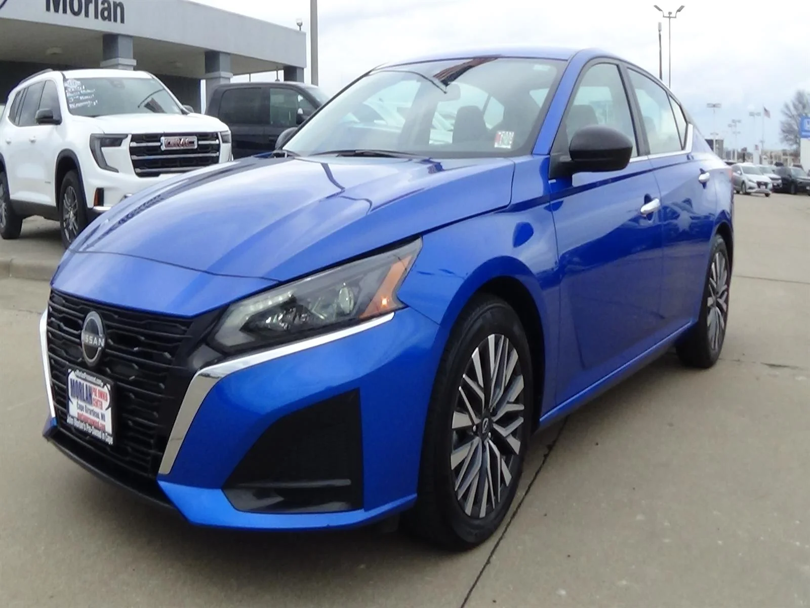 Used 2025 Bluestone Pearl (rcf) Nissan 2.5 SV image 2