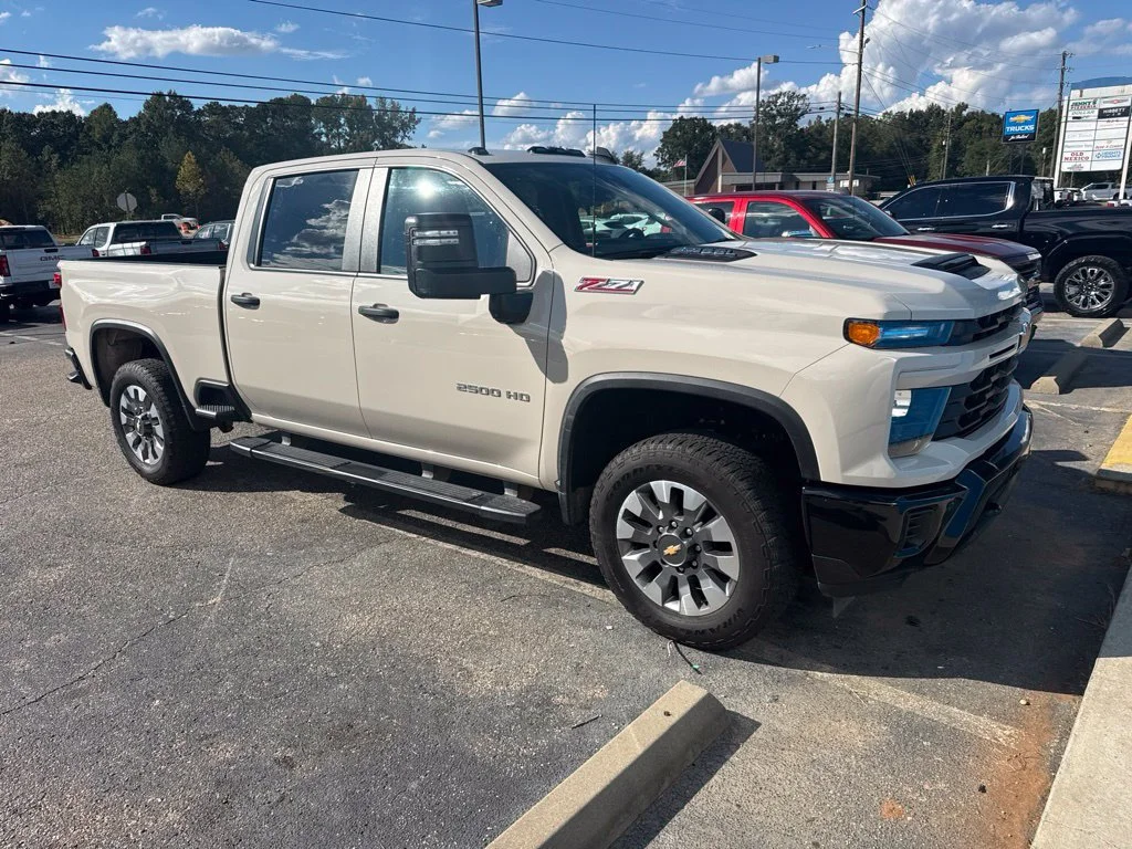 Used 2026 White Sands Chevrolet Custom image 4