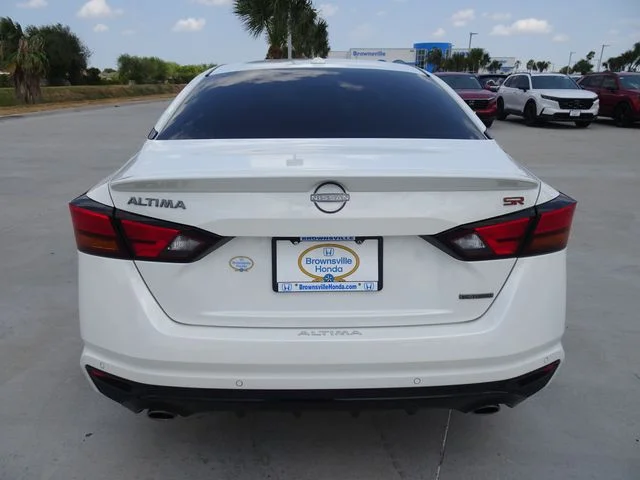 Used 2024 Pearl White Nissan 2.0 SR image 5