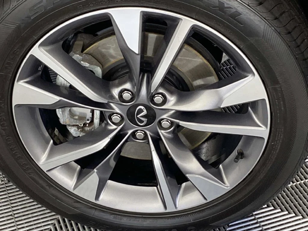 Used 2023 Titanium INFINITI LUXE image 33