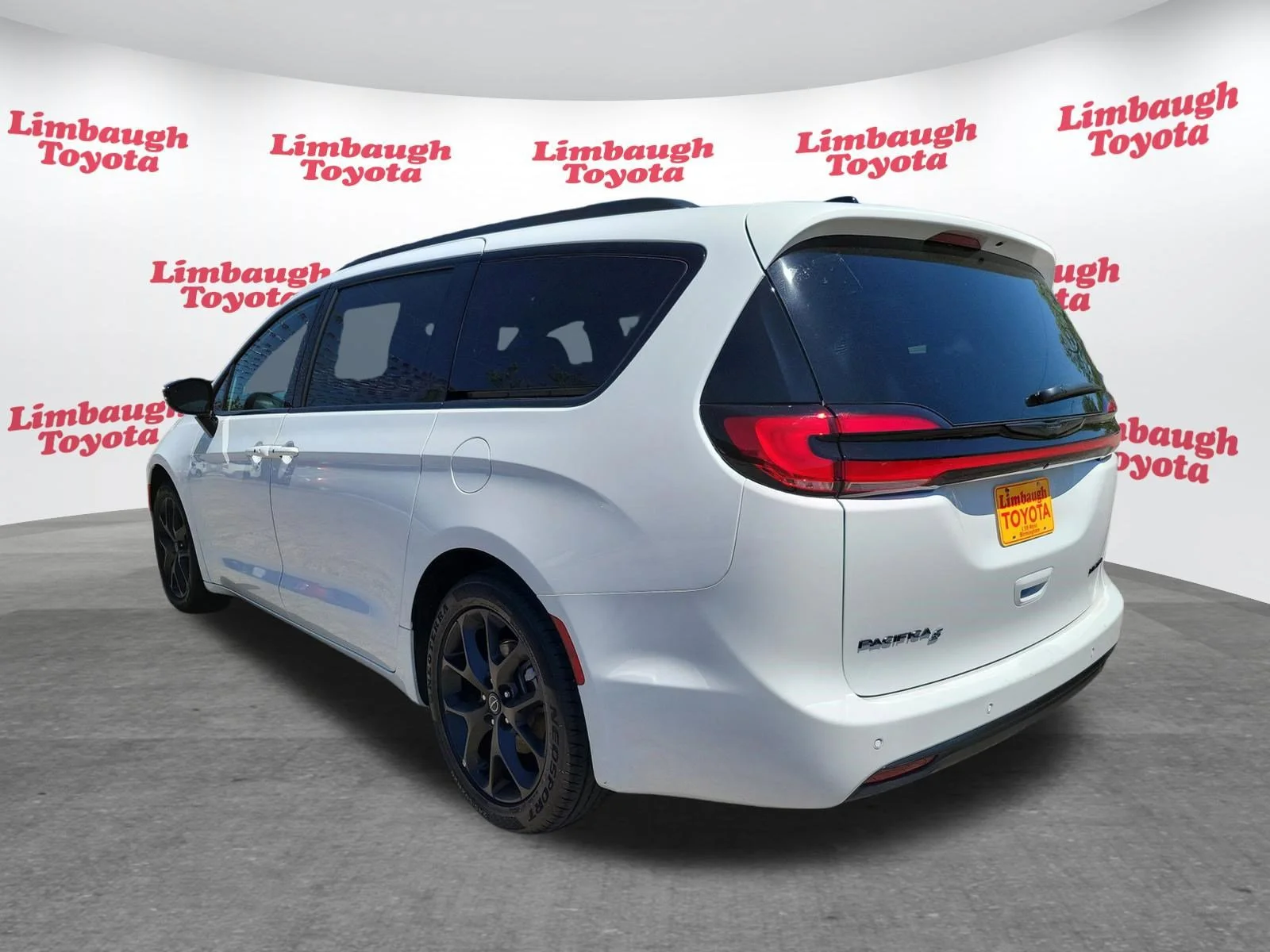 2025 Chrysler Pacifica Limited - Photo 30