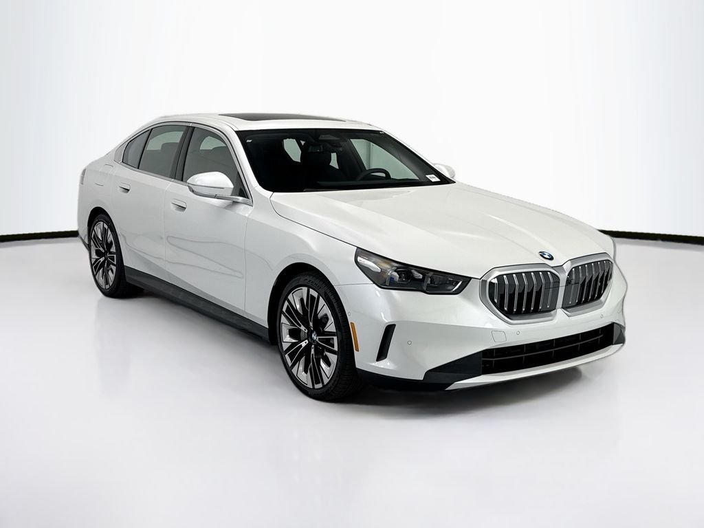 Used 2026 White Metallic BMW 530i image 3