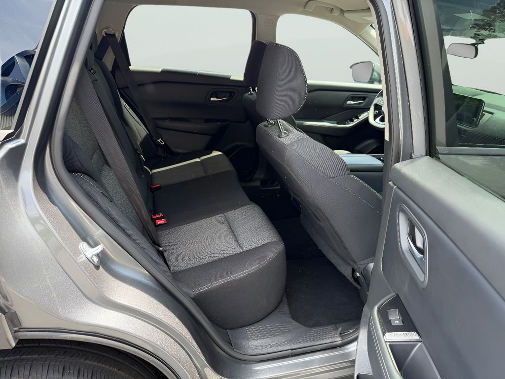 2024 Nissan Rogue SV - Photo 12