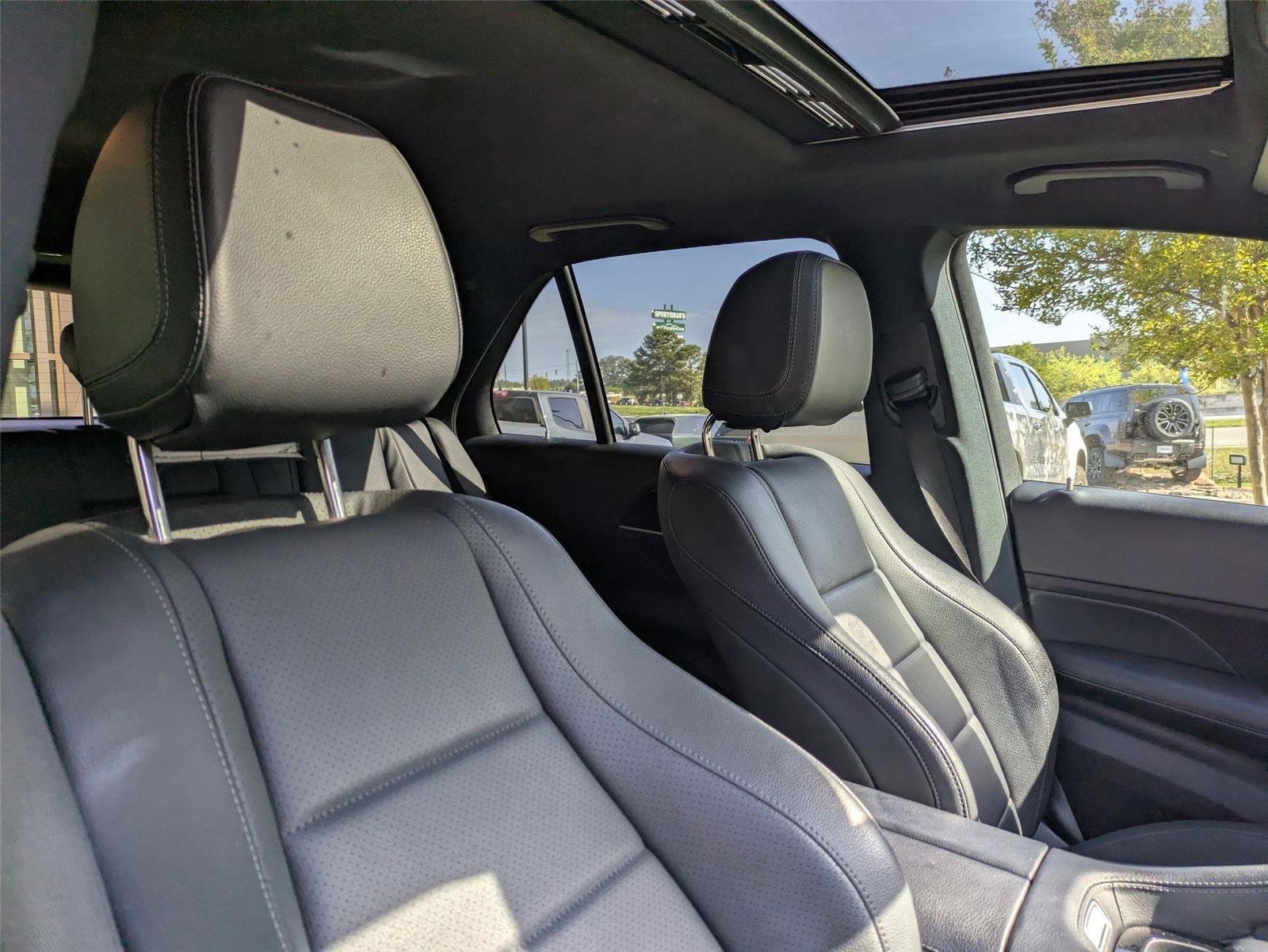 Used 2020 Black MERCEDES-BENZ TRUCK  image 31