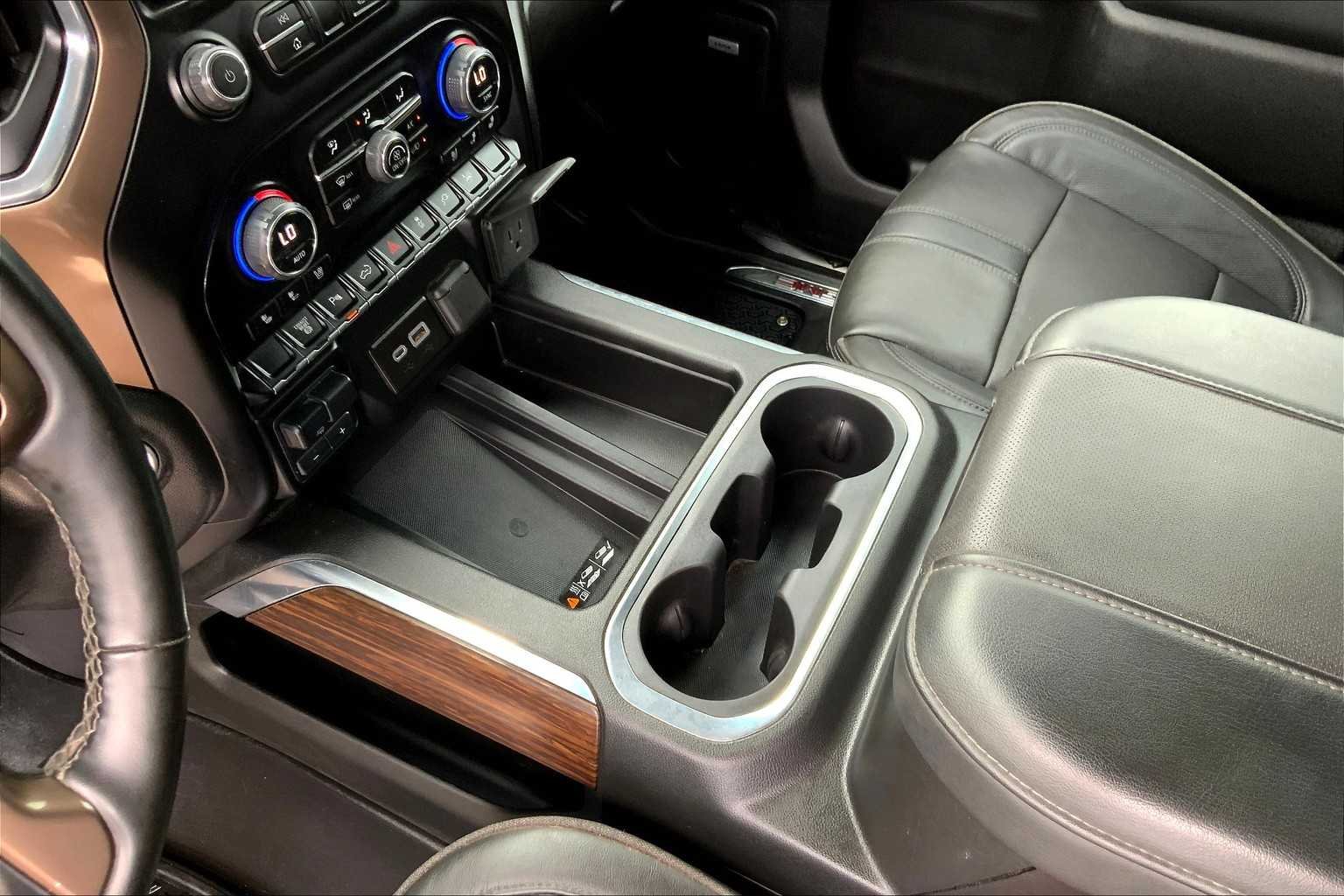 Used 2023 Summit White Chevrolet High Country image 17