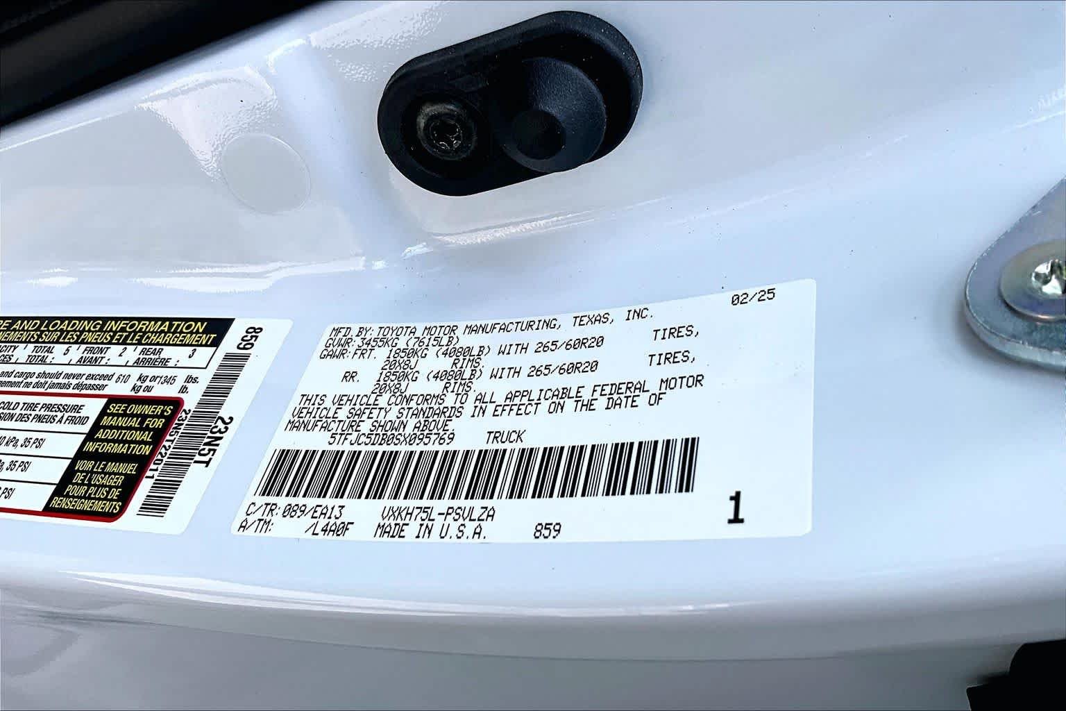 Used 2025 Wind Chill Pearl Toyota Limited Hybrid image 35