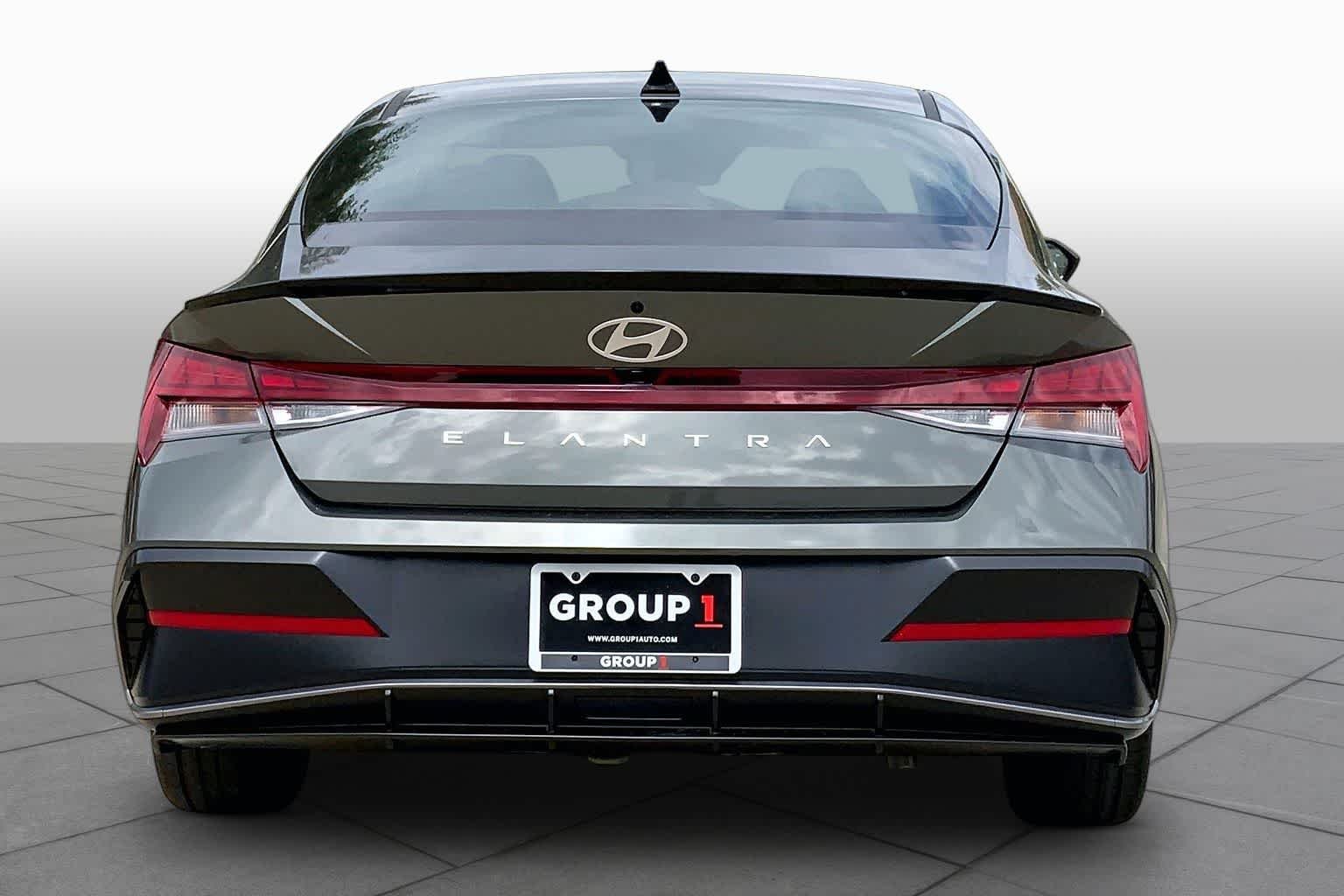 Certified Used 2026 Amazon Gray Hyundai SEL Sport Premium image 4