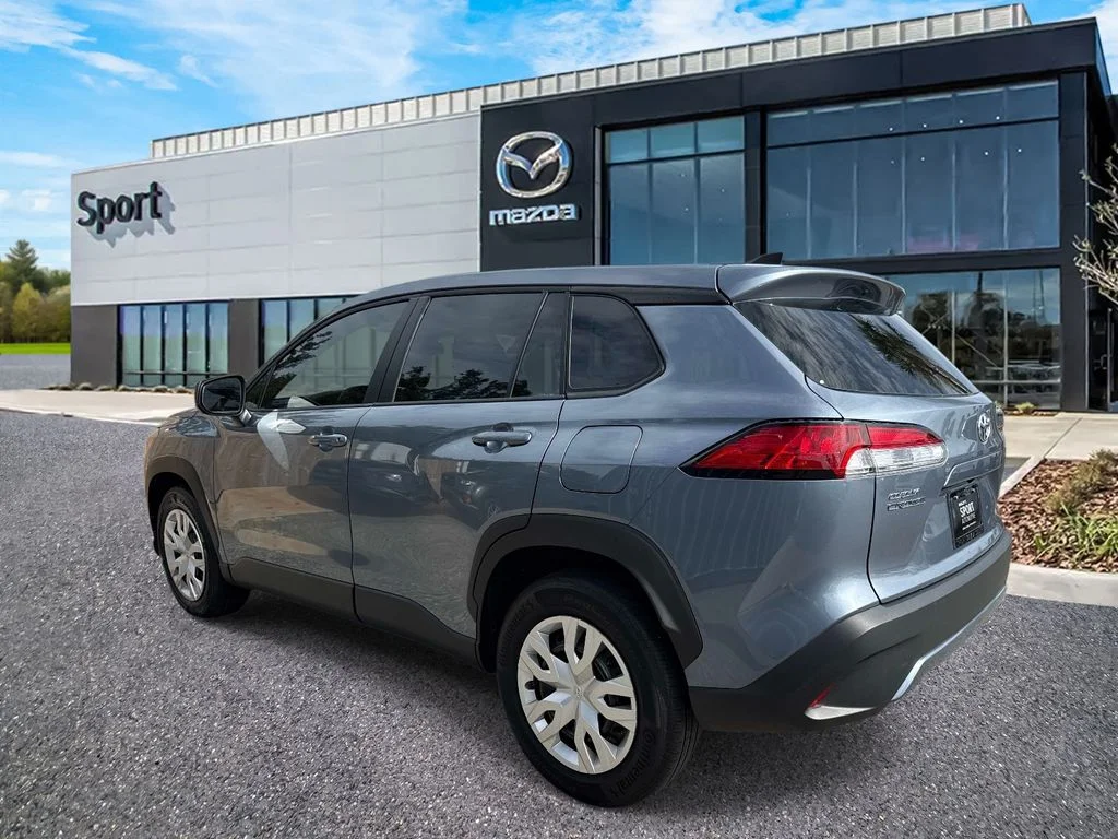 Used 2025  Toyota L image 5