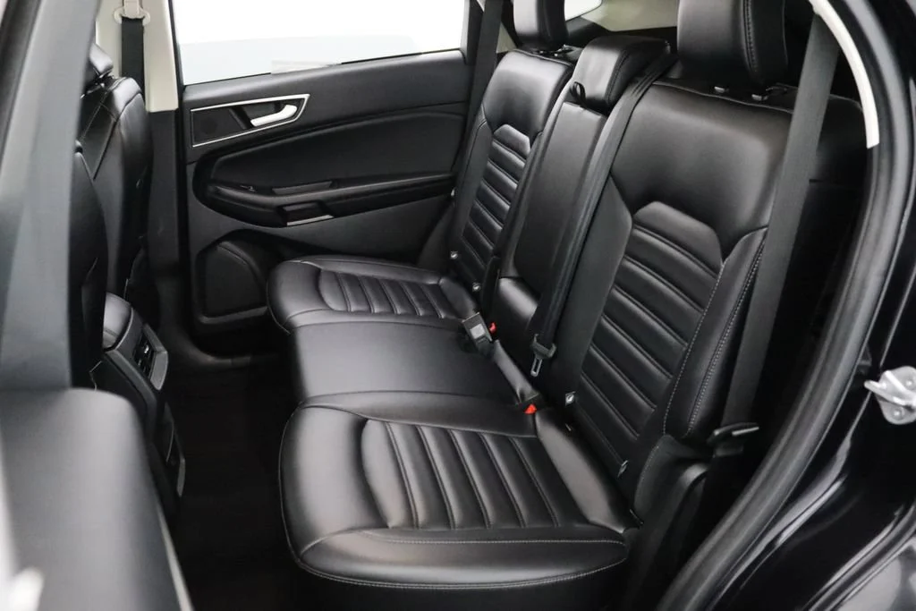 Used 2023 Black Ford SEL image 9