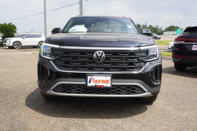 New 2026 Deep Black Pearl Volkswagen 2.0T SE W/TECHNOLOGY image 2