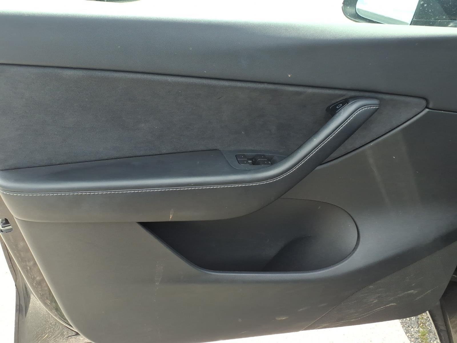Used 2021 Solid Black Tesla Long Range image 23