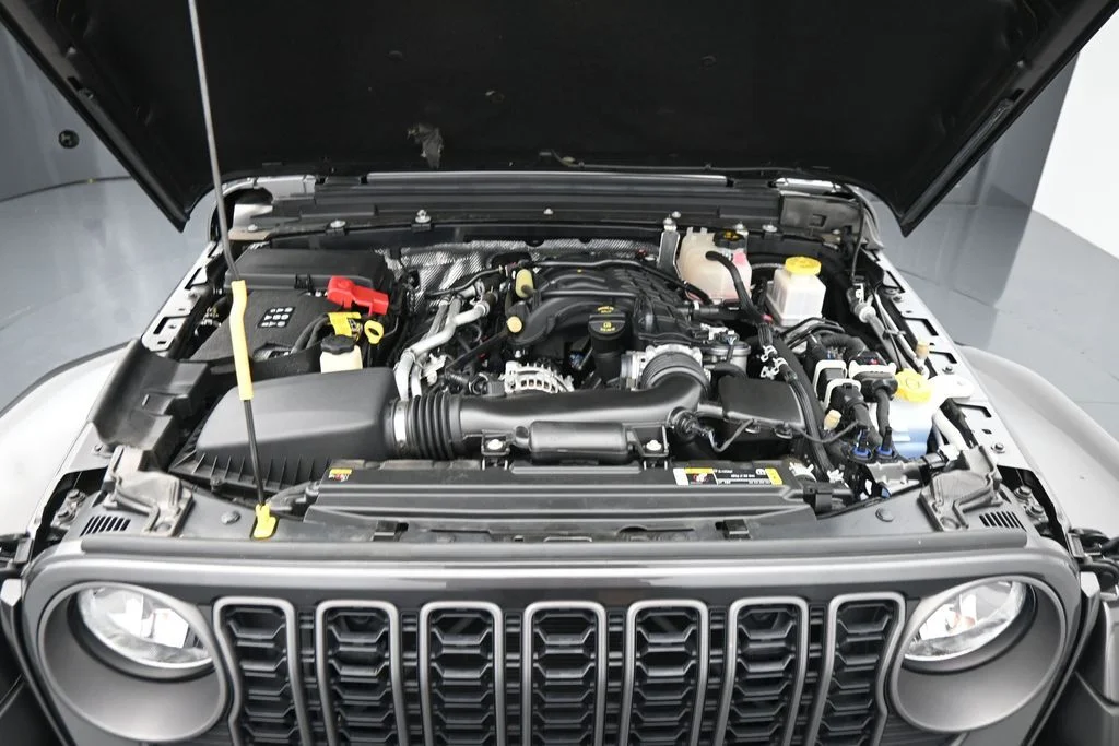 Used 2025 Gray Jeep Nighthawk image 14