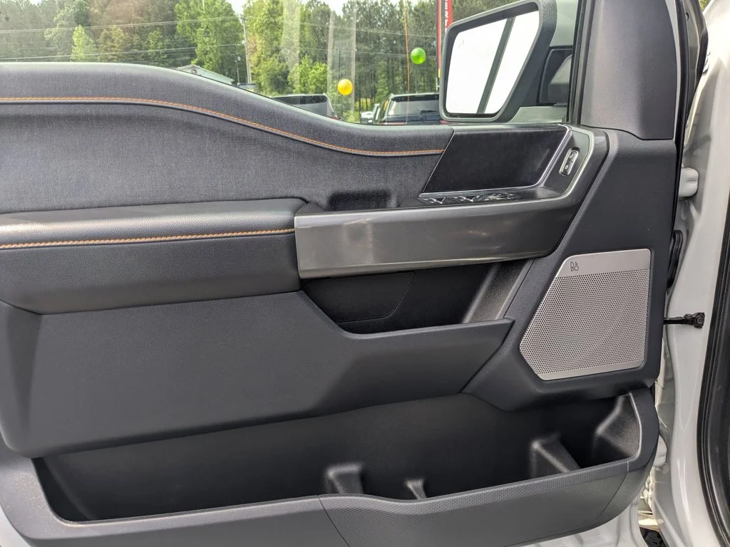 Used 2023  Ford Tremor image 11