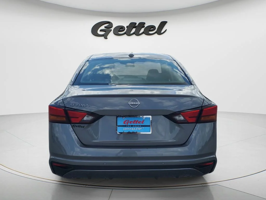 Used 2025 Gray Nissan SV FWD image 6