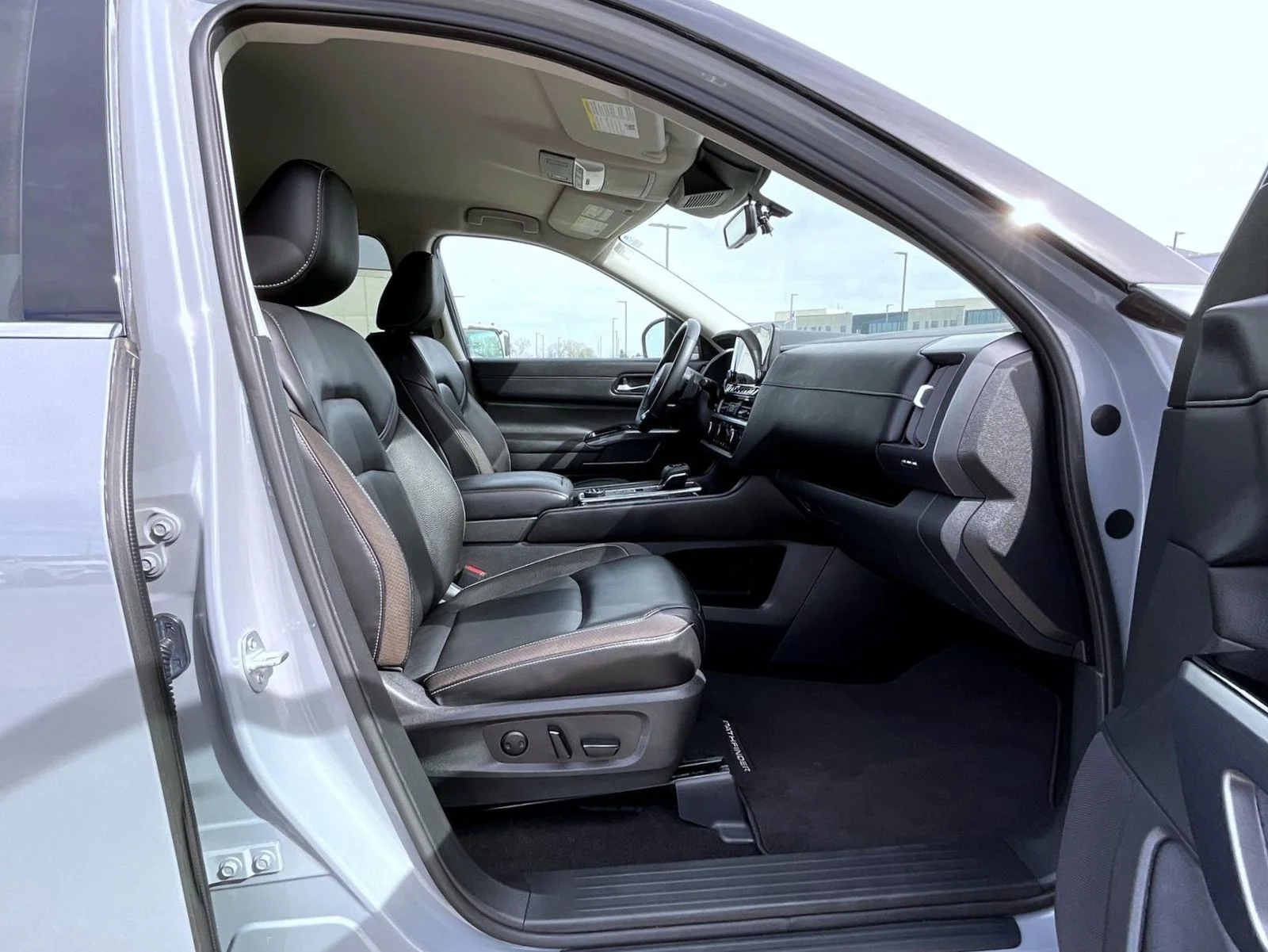 Used 2023 Gray Nissan SL image 16