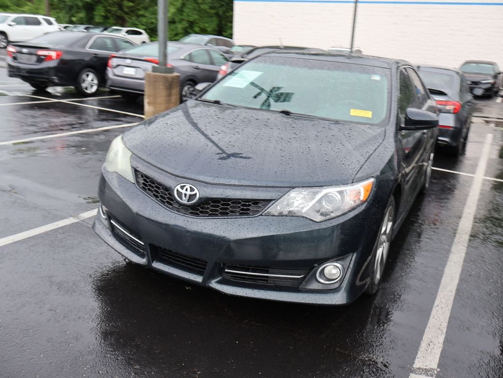 Used 2014 Gray Toyota SE Sport image 3