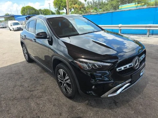 Certified Used 2025  Mercedes-Benz GLA 250 image 2
