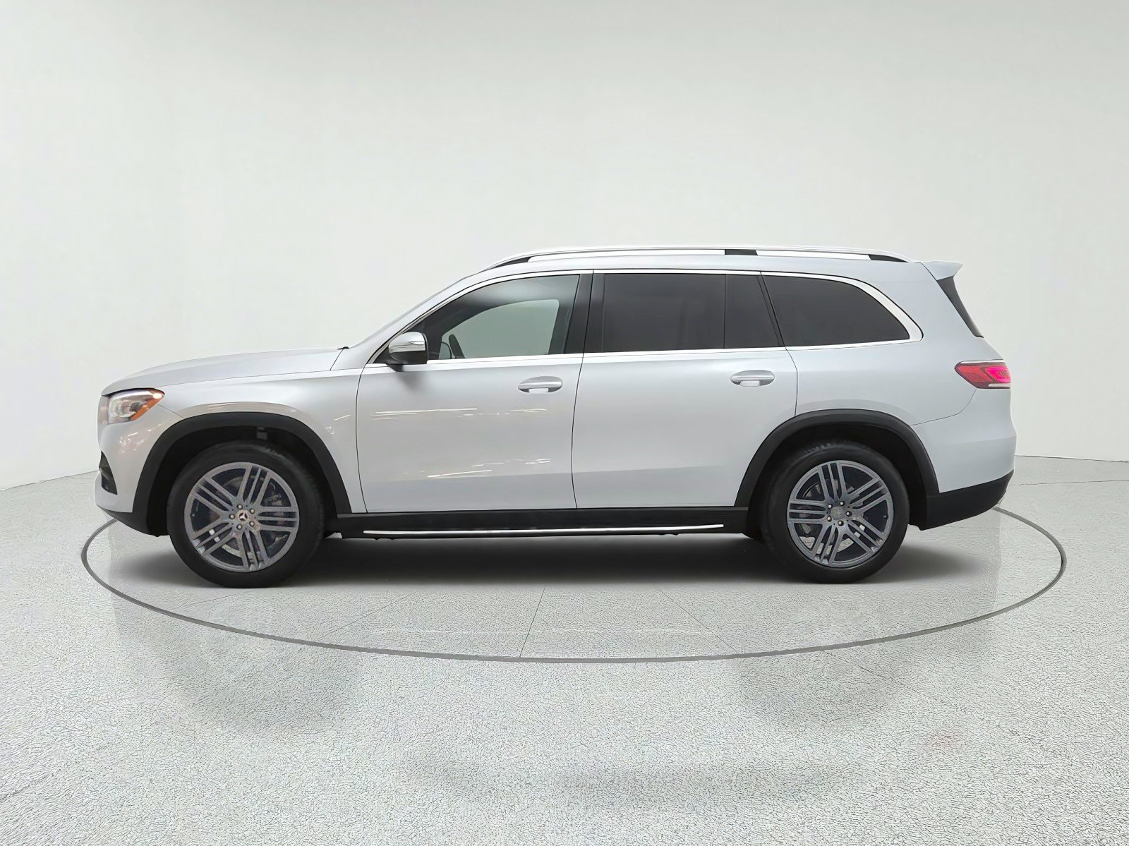 Certified Used 2022 Cirrus Silver Metallic Mercedes-Benz GLS 450 4MATIC® SUV image 8