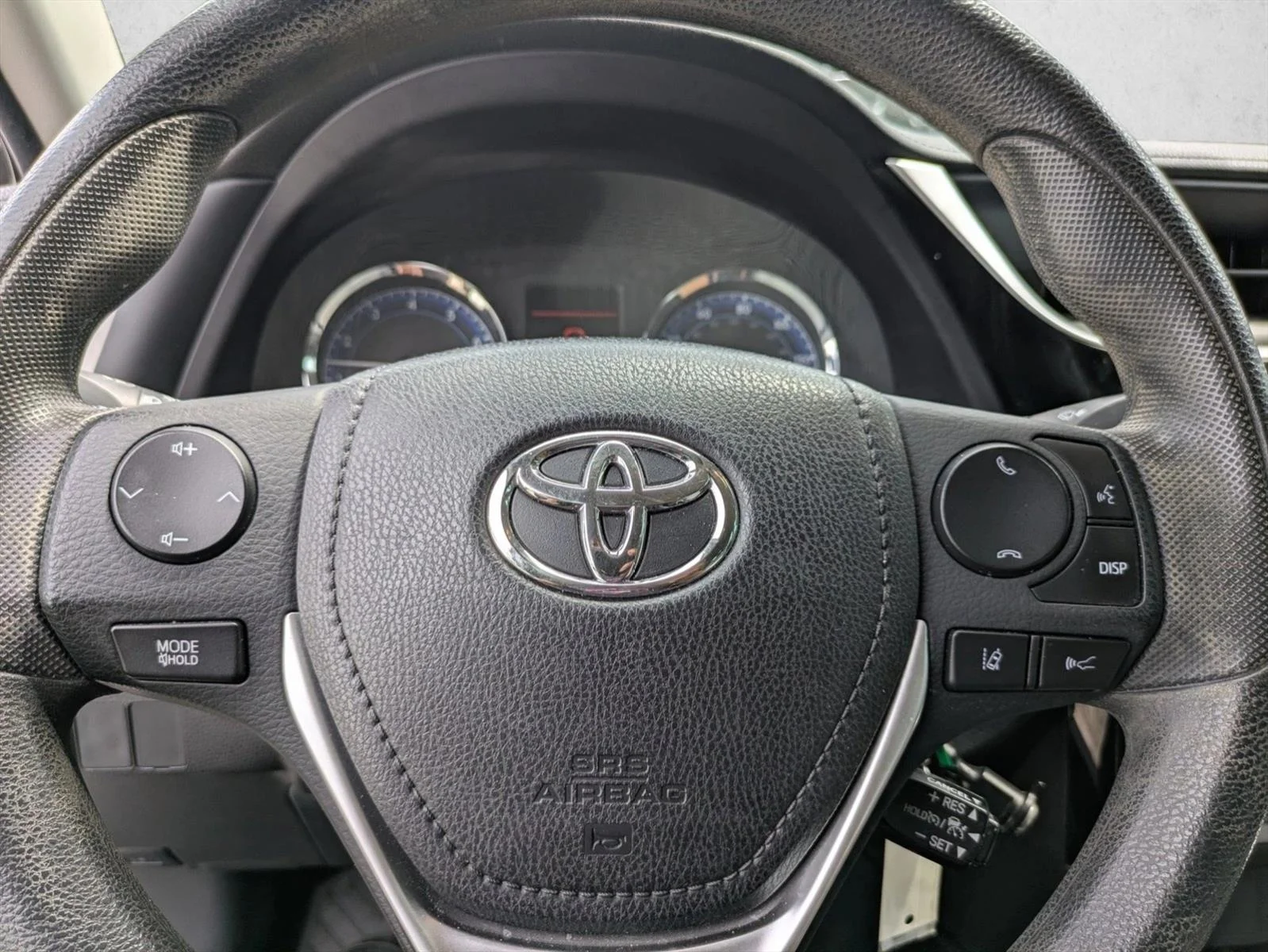 Used 2018 Slate Metallic Toyota LE image 14