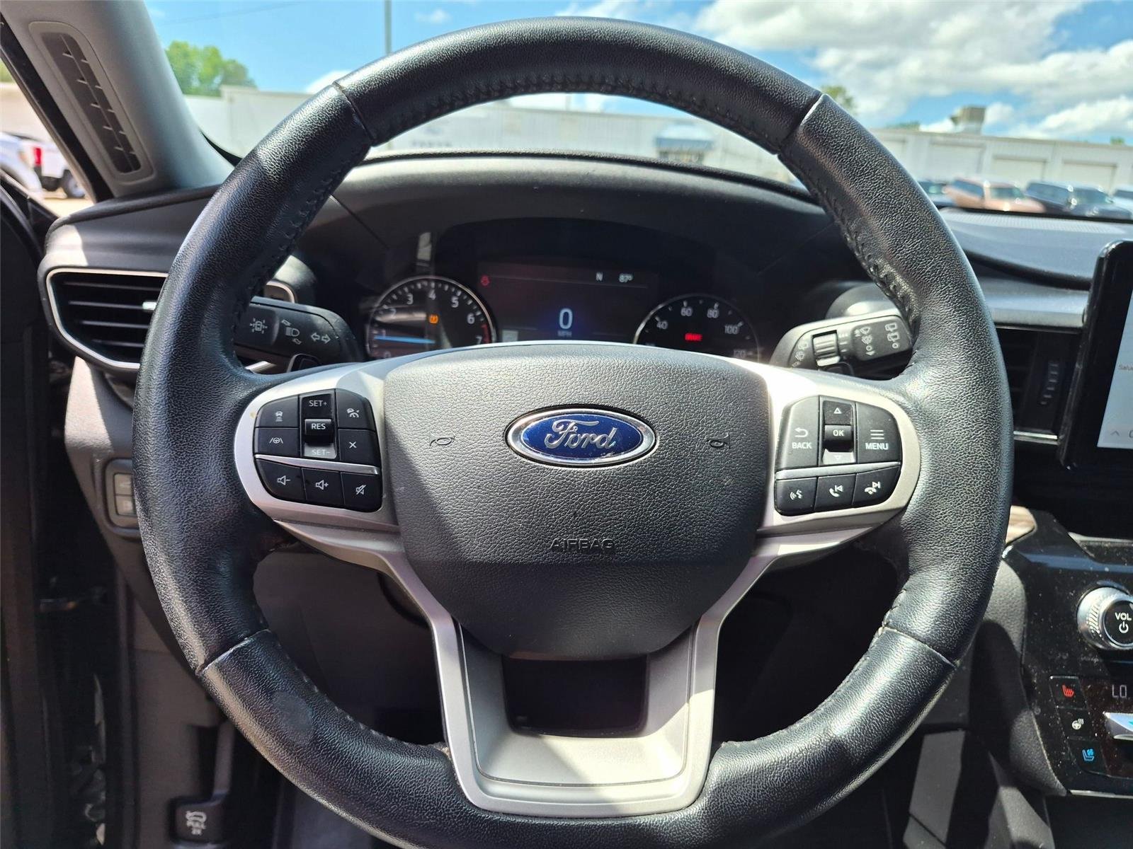 Used 2021 CARBONIZED GRAY METALLIC FORD LIMI image 10