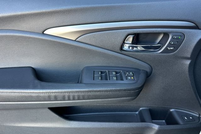 Used 2019  Honda EX-L image 12