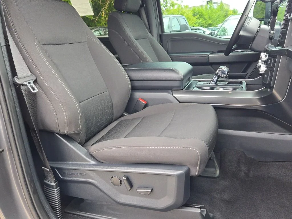 Used 2023 Gray Ford XLT image 6