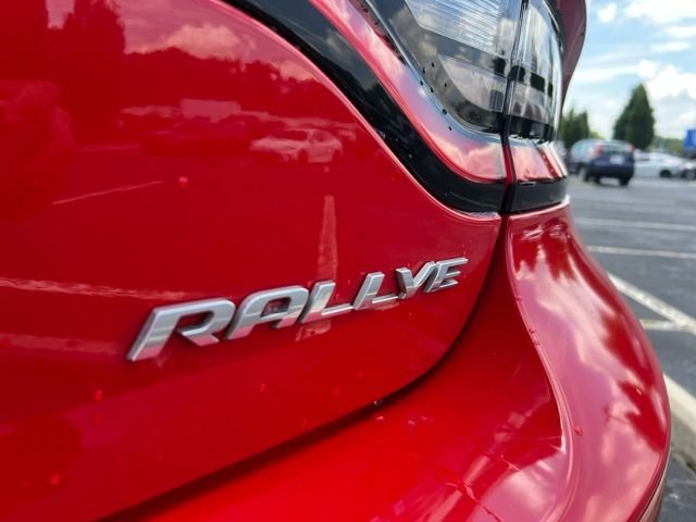 Used 2015 Torred Dodge SXT image 8
