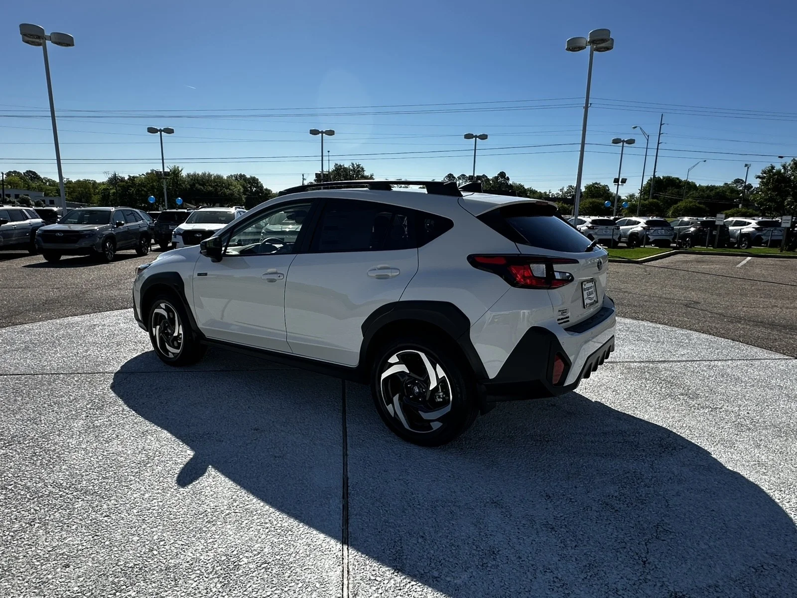 New 2026 CRYSTAL WHITE PEARL Subaru Limited Hybrid image 5