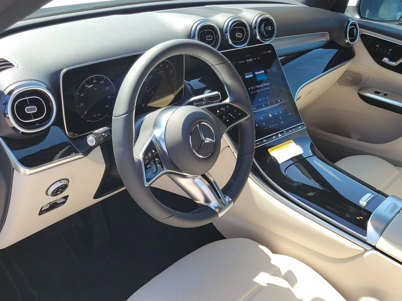 New 2026 Polar White Mercedes-Benz GLC 300 image 19