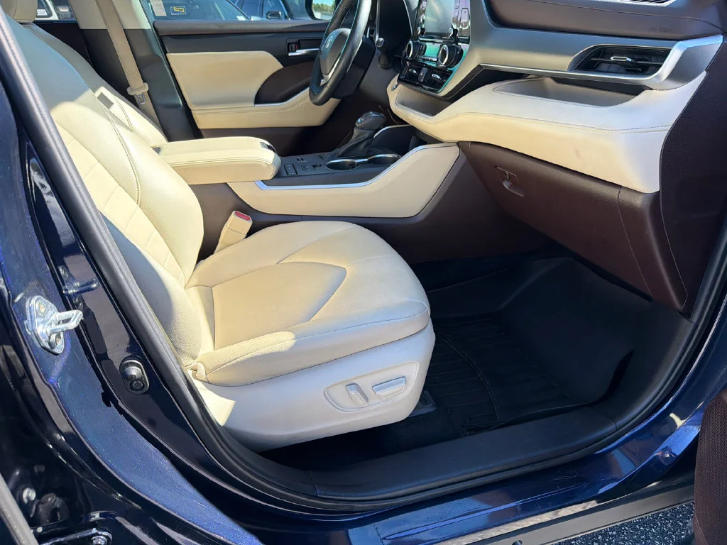 Used 2022 Blue Toyota XLE image 13