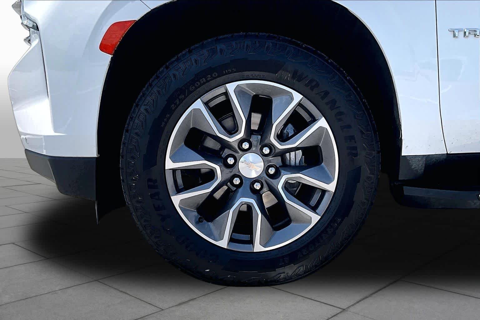 Used 2022 Summit White Chevrolet LT image 11