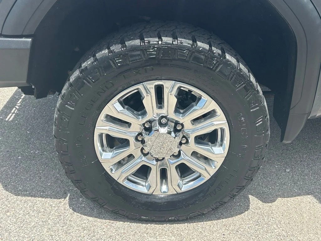 Used 2020 Dark Sky Metallic GMC Denali image 21