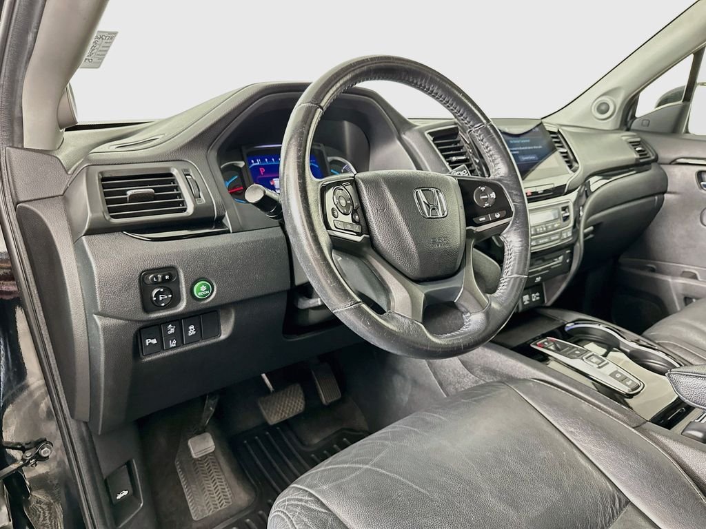 Used 2021 Crystal Black Pearl Honda Touring image 10