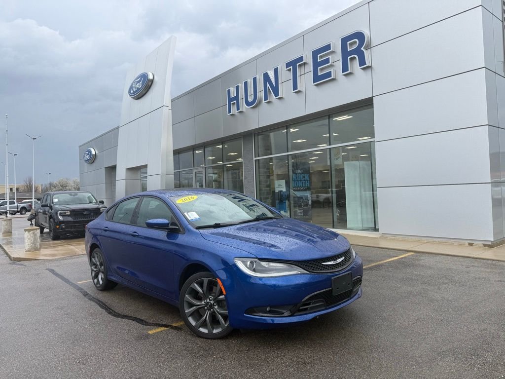 2016 Chrysler 200 S
