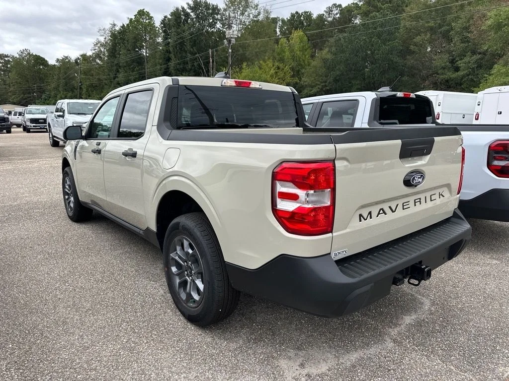 New 2025 Desert Sand Ford XLT image 11