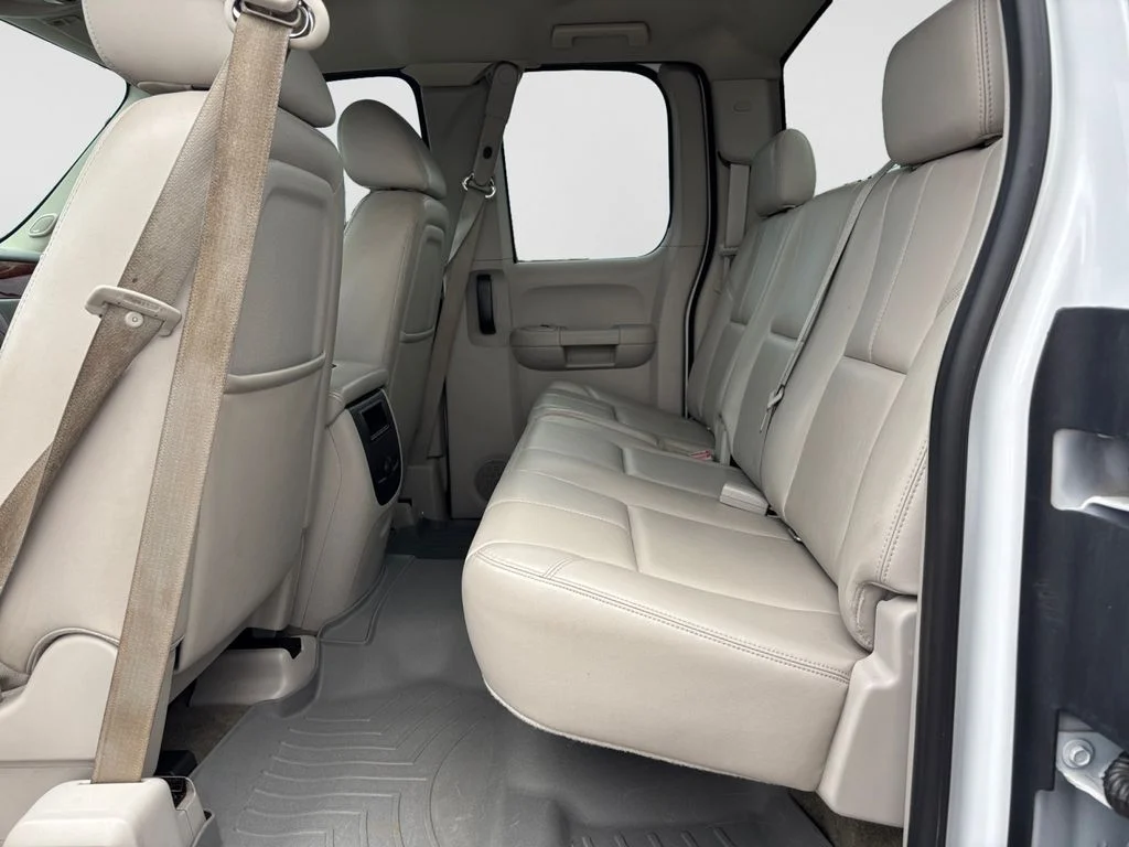 Used 2011 White Chevrolet LTZ image 39